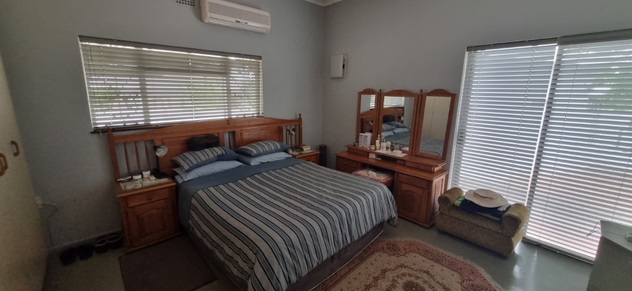 4 Bedroom Property for Sale in Porterville Western Cape